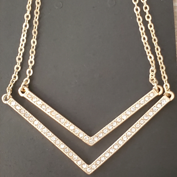 Double Strand V necklace - Picture 2 of 2
